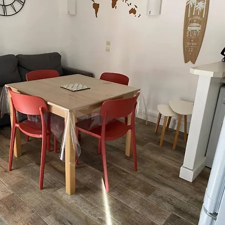 Cozy Aux Issamdres Avec Piscine