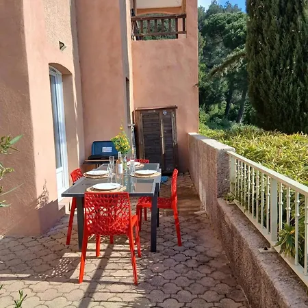 Cozy Aux Issamdres Avec Piscine Lejlighed *